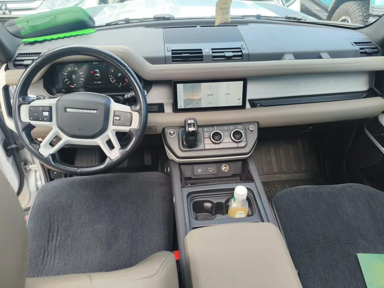 Land Rover Defender 2021 90 P400 Classic Reproduction Edition — миниатюра 9