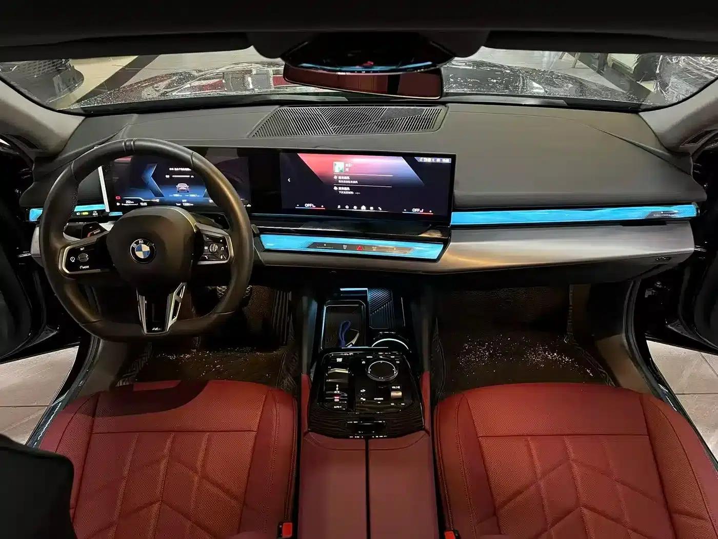 2025 BMW 5 Series 530Li Leading Edition M Sport Package — миниатюра 8