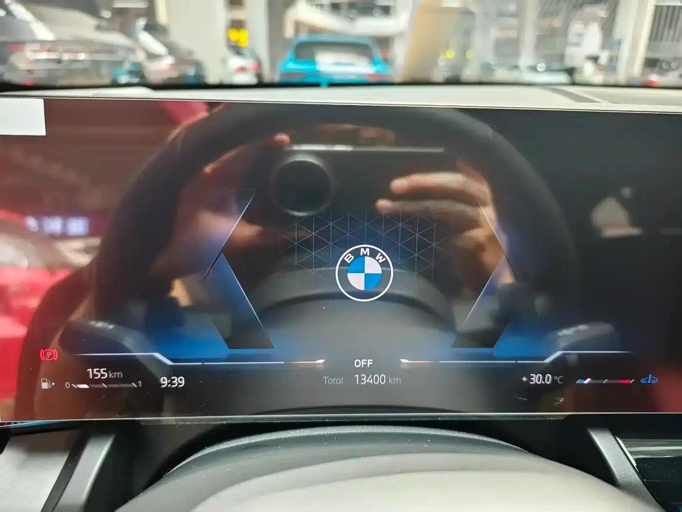 2025 BMW 5 Series 530Li Leading Edition M Sport Package — миниатюра 10