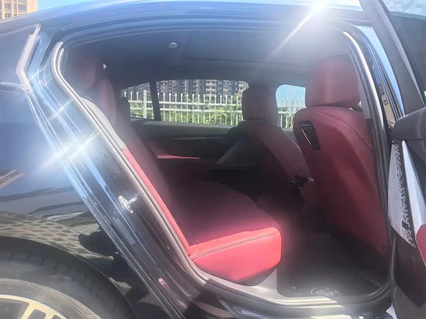 2025 BMW 5 Series 530Li Leading Edition M Sport Package — миниатюра 9