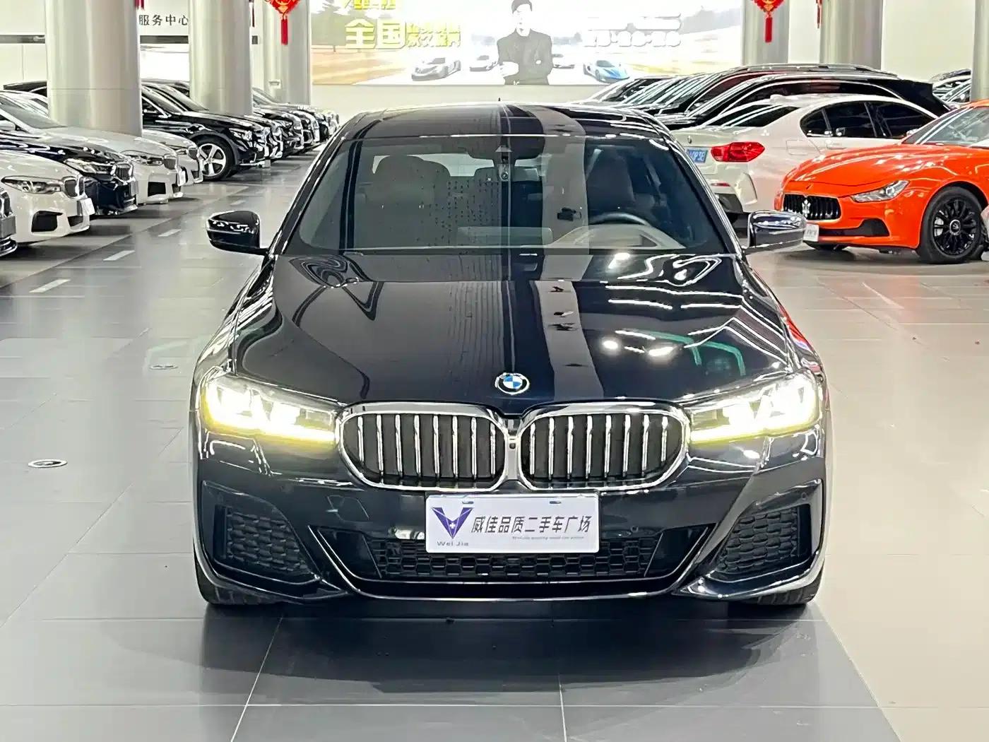 2023 BMW 5 Series 530Li Luxury M Sport Package — миниатюра 2