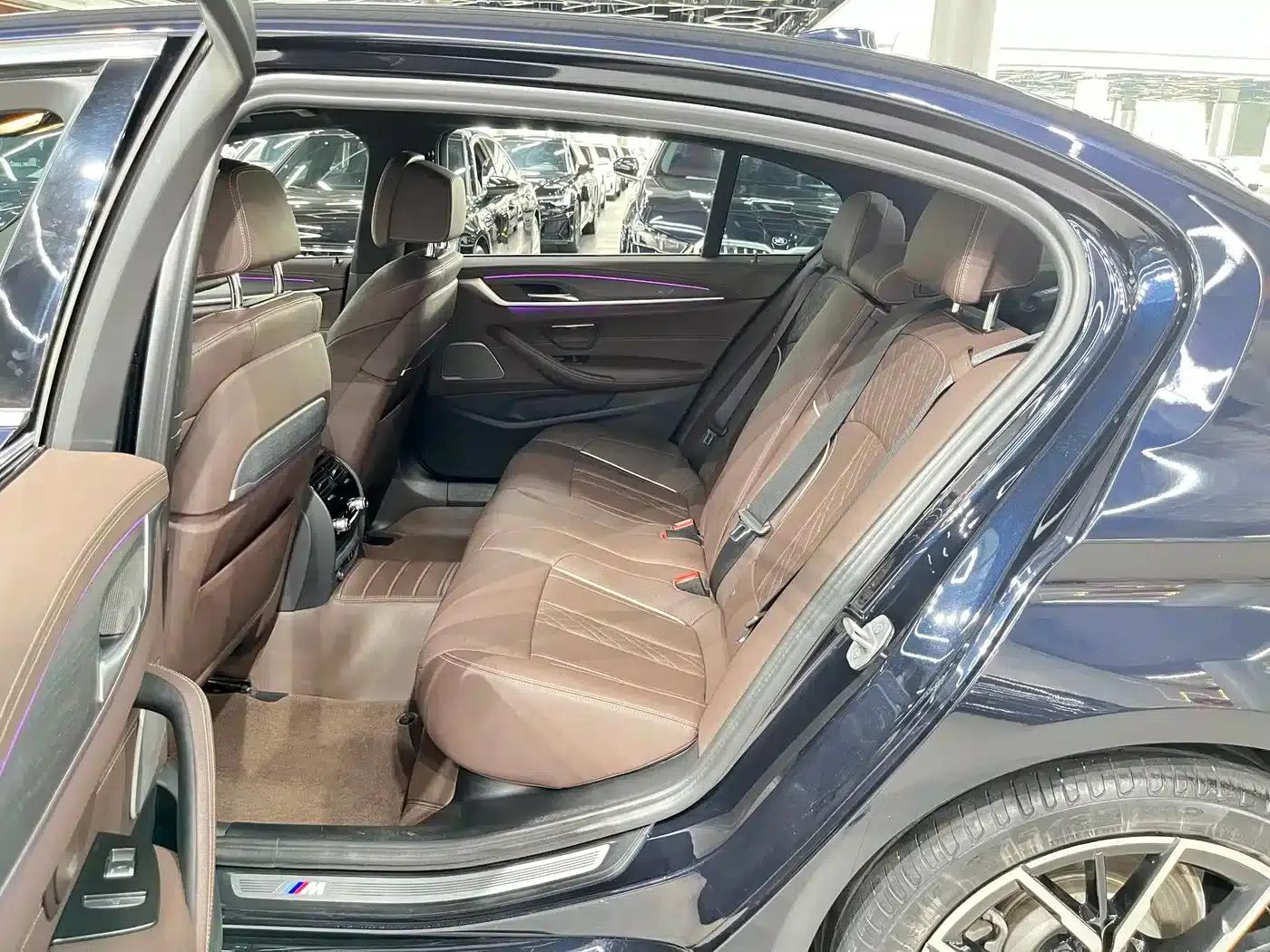 2023 BMW 5 Series 530Li Luxury M Sport Package — миниатюра 6