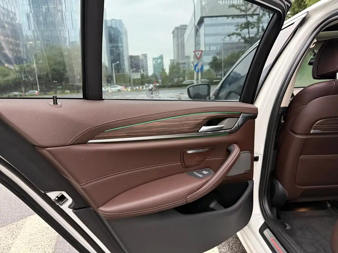 BMW 5 Series 2020 530Li Luxury Package — миниатюра 16