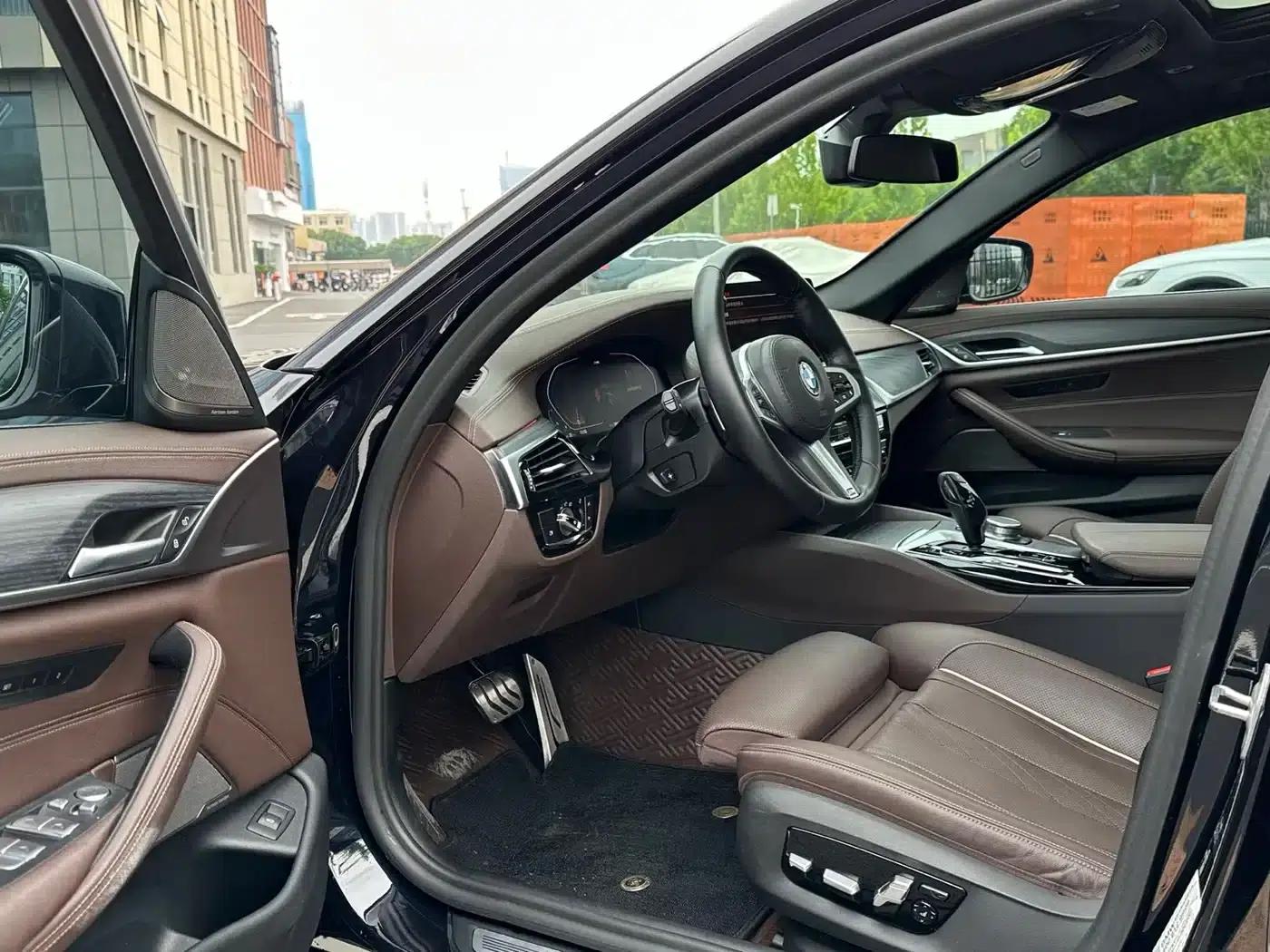 2021 BMW 5 Series 530Li Luxury M Sport Package — миниатюра 4