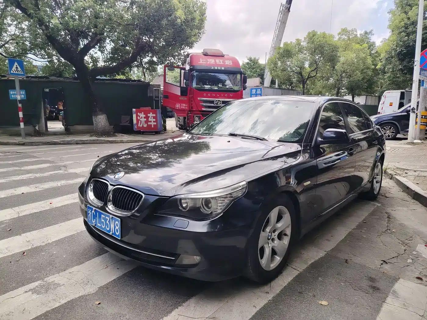 BMW 5 Series 2009 523Li Luxury — миниатюра 1