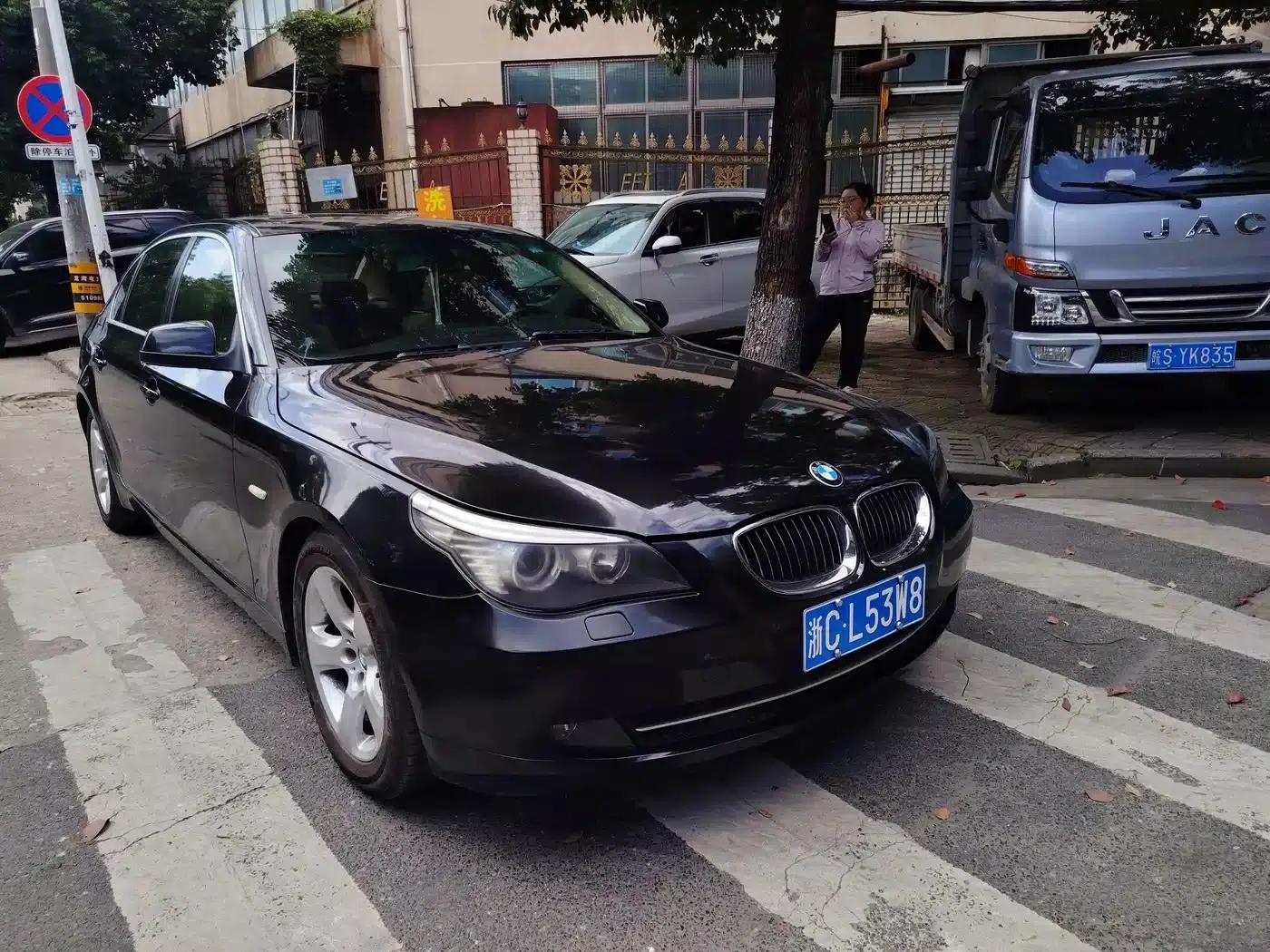 BMW 5 Series 2009 523Li Luxury — миниатюра 3