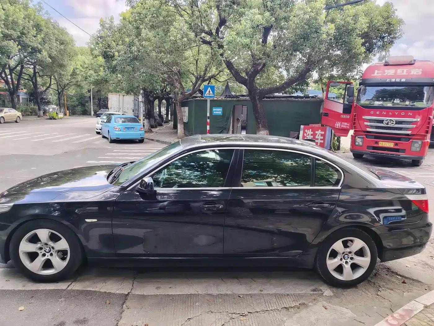 BMW 5 Series 2009 523Li Luxury — миниатюра 4