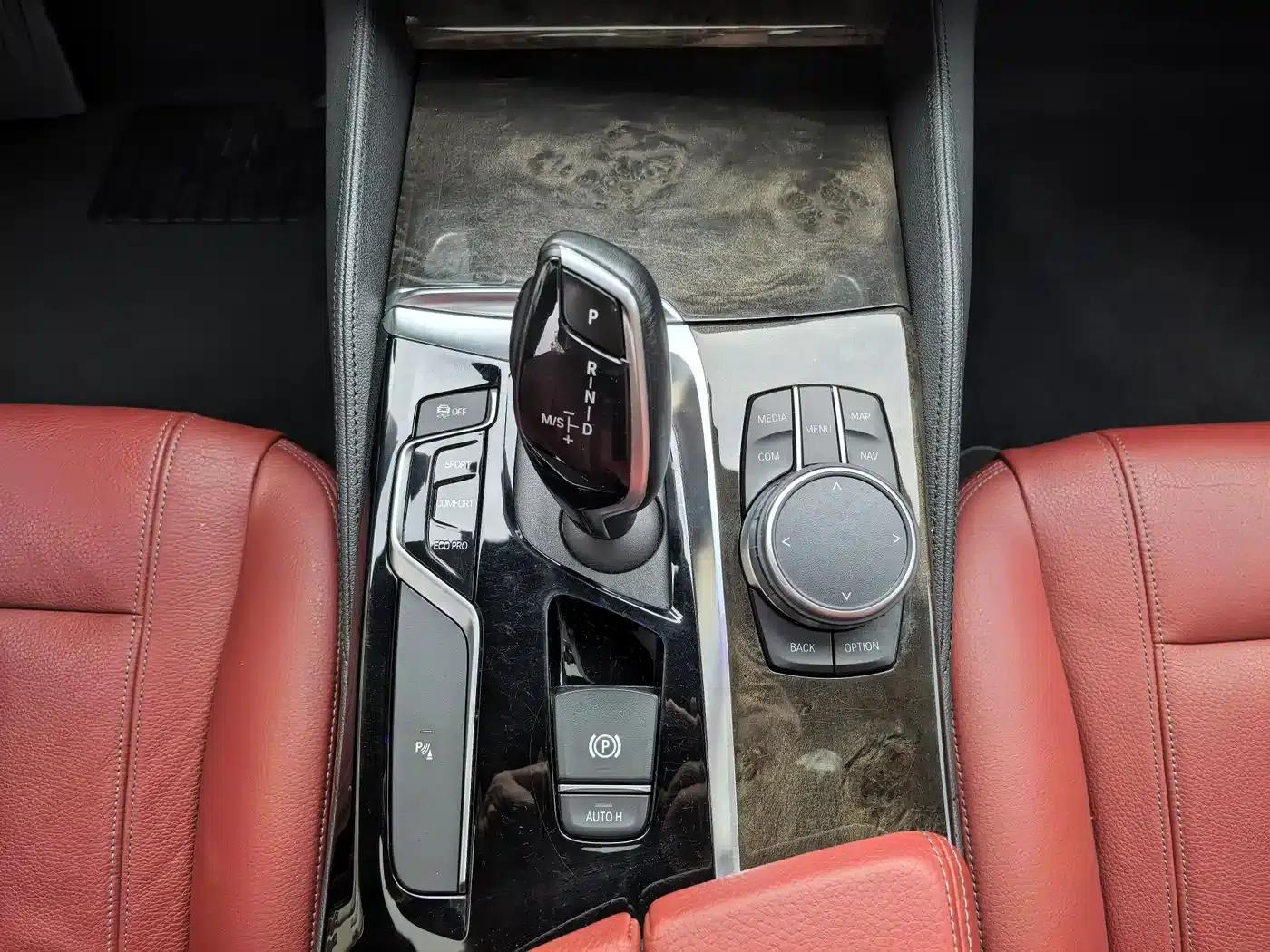 2020 BMW 5 Series 530Li xDrive M Sport Package — миниатюра 16