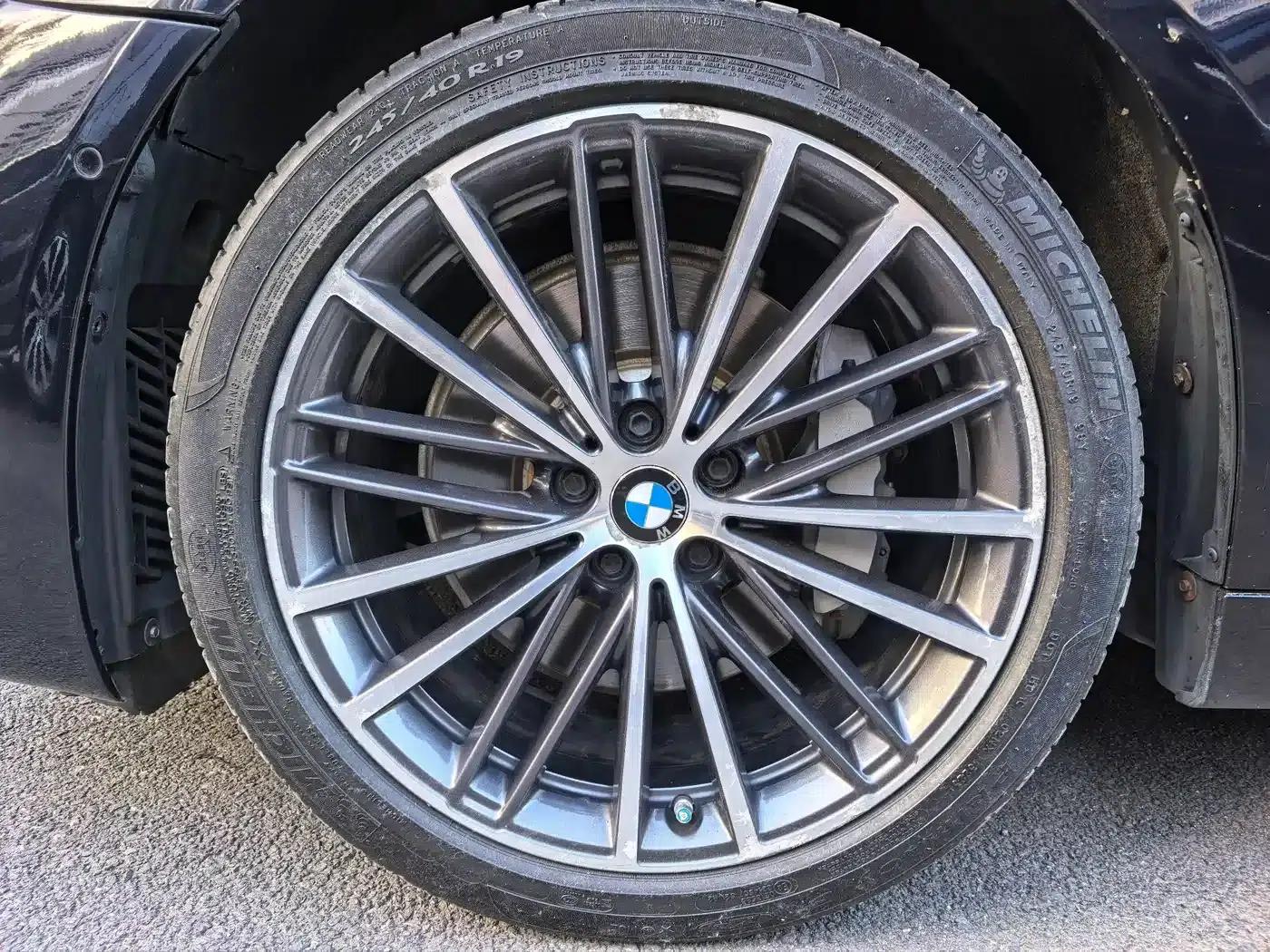 2020 BMW 5 Series 530Li xDrive M Sport Package — миниатюра 22