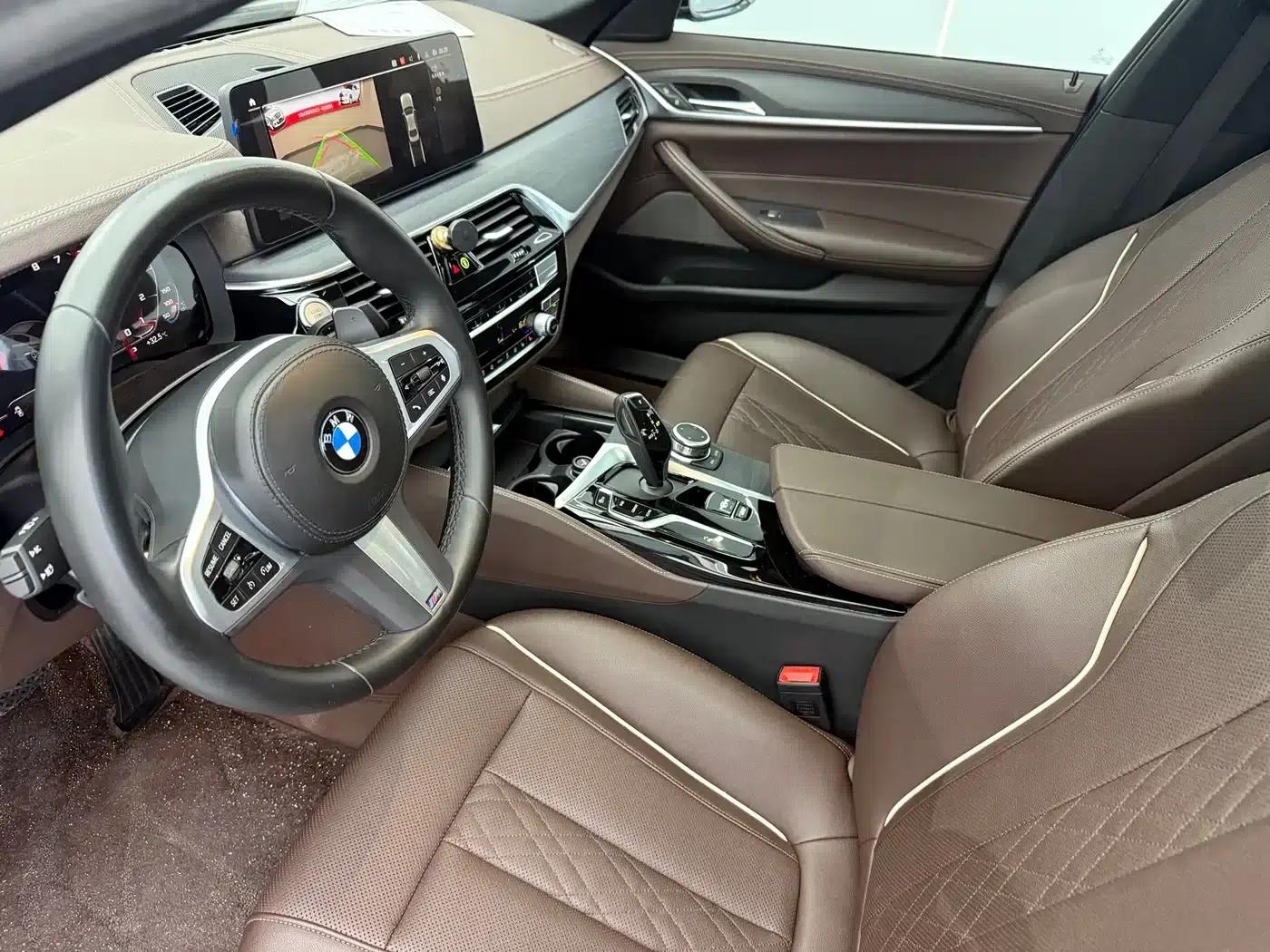 2022 BMW 5 Series 530Li Leading Edition M Sport Package — миниатюра 11
