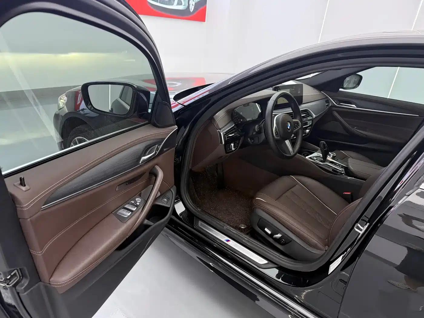 2022 BMW 5 Series 530Li Leading Edition M Sport Package — миниатюра 5