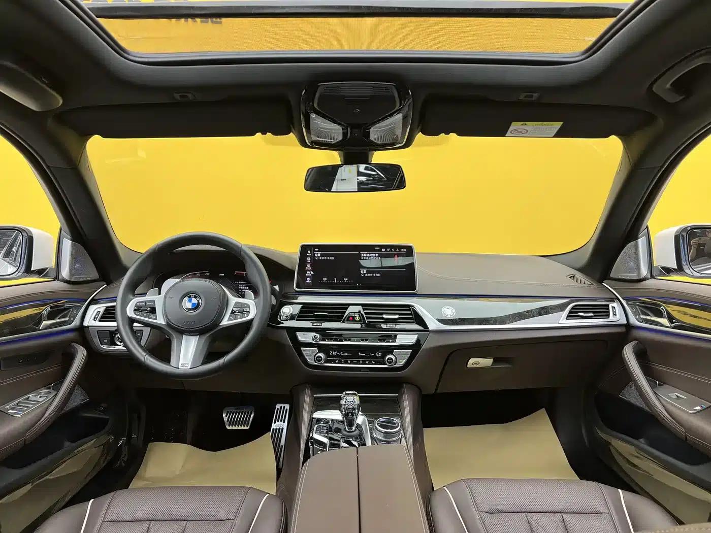 2022 BMW 5 Series 530Li xDrive M Sport Package — миниатюра 12