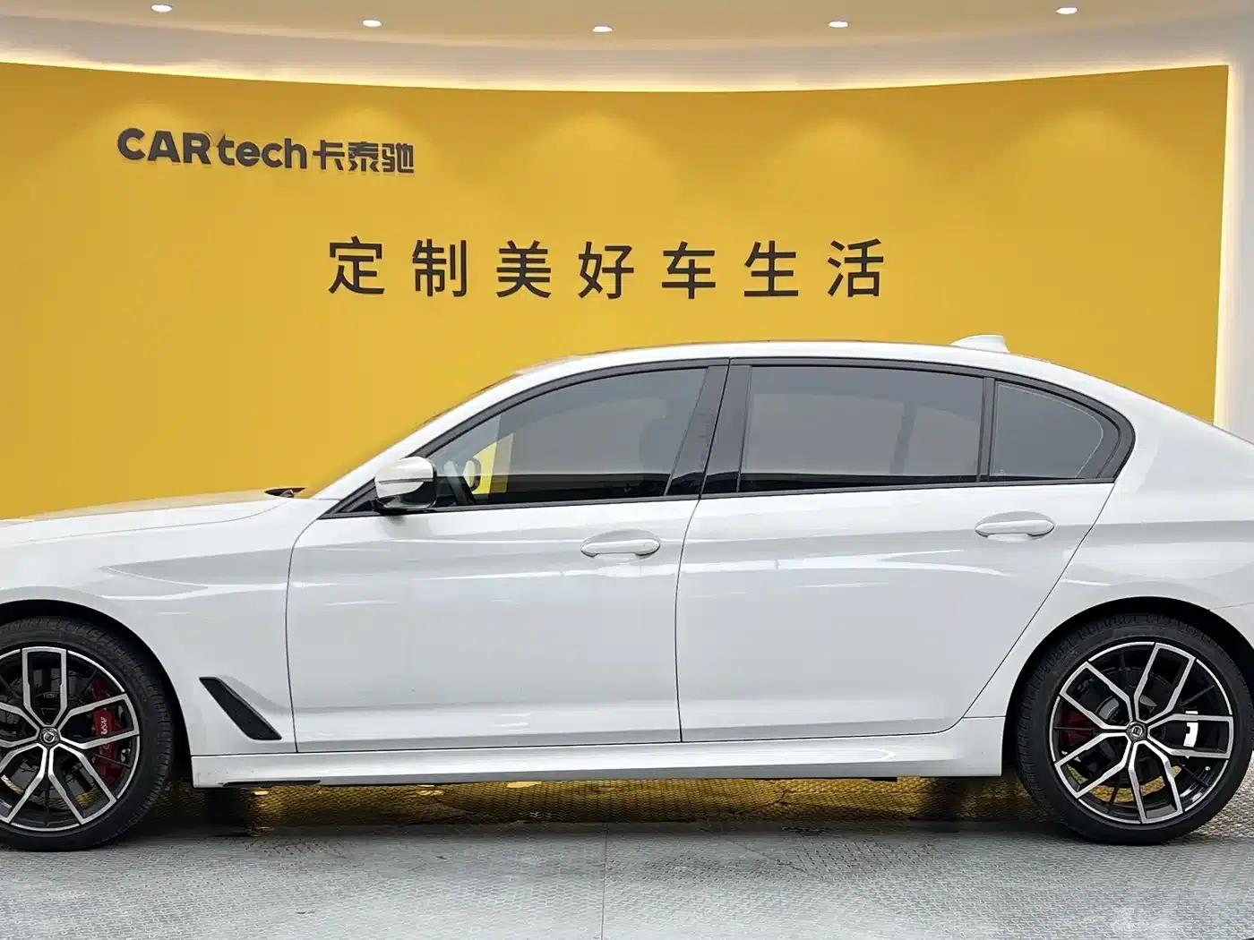 2022 BMW 5 Series 530Li xDrive M Sport Package — миниатюра 30