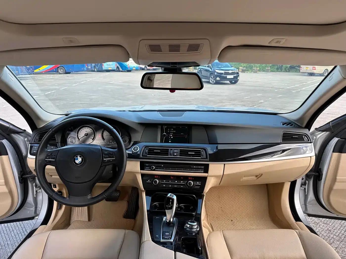 BMW 5 Series 2011 523Li Leading Edition — миниатюра 15