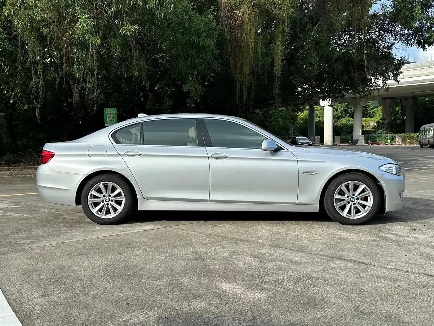 BMW 5 Series 2011 523Li Leading Edition — миниатюра 4
