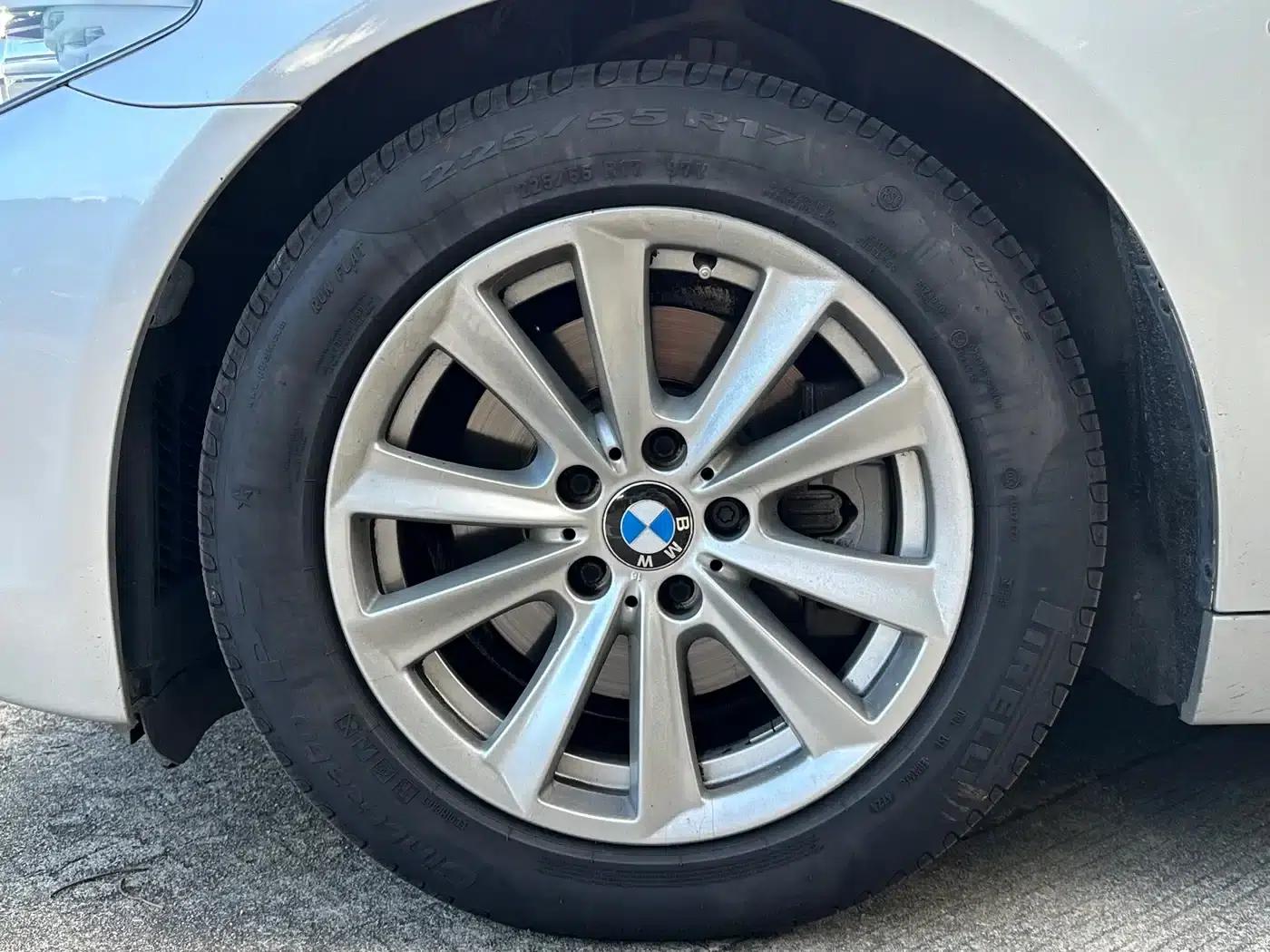 BMW 5 Series 2011 523Li Leading Edition — миниатюра 9