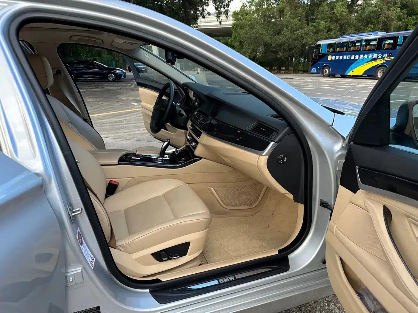 BMW 5 Series 2011 523Li Leading Edition — миниатюра 10