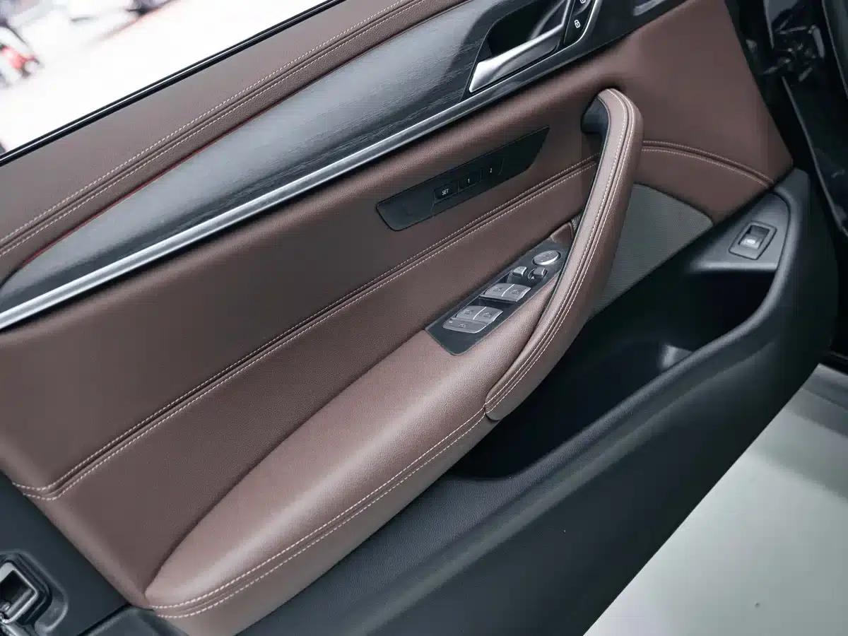 2021 BMW 5 Series 530Li Leading Edition M Sport Package — миниатюра 15