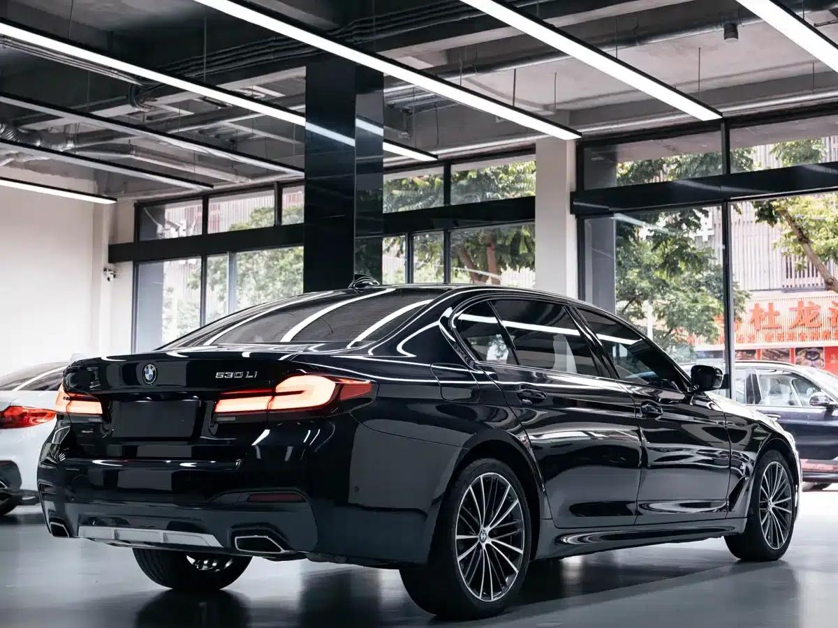 2021 BMW 5 Series 530Li Leading Edition M Sport Package — миниатюра 3