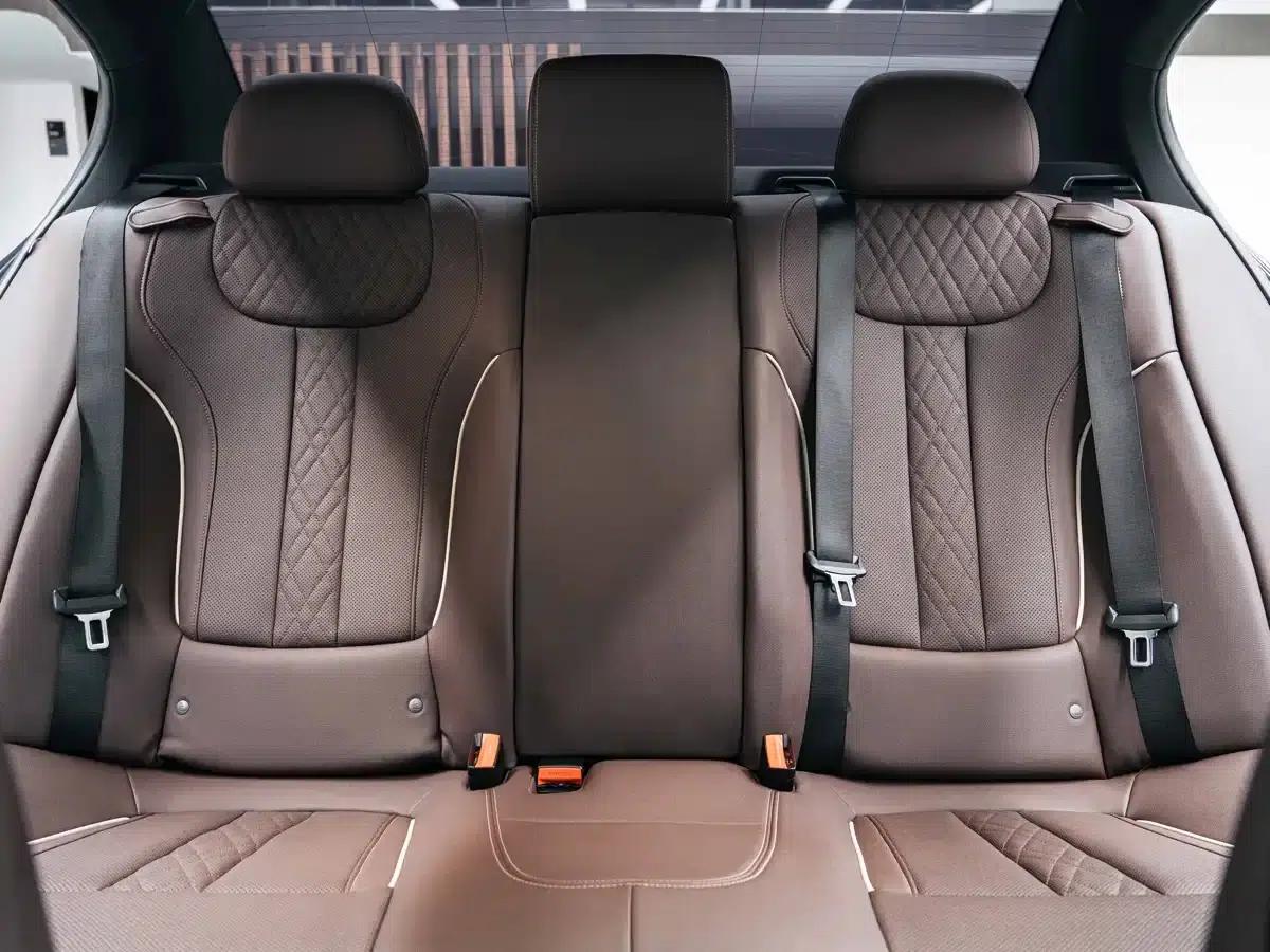 2021 BMW 5 Series 530Li Leading Edition M Sport Package — миниатюра 22