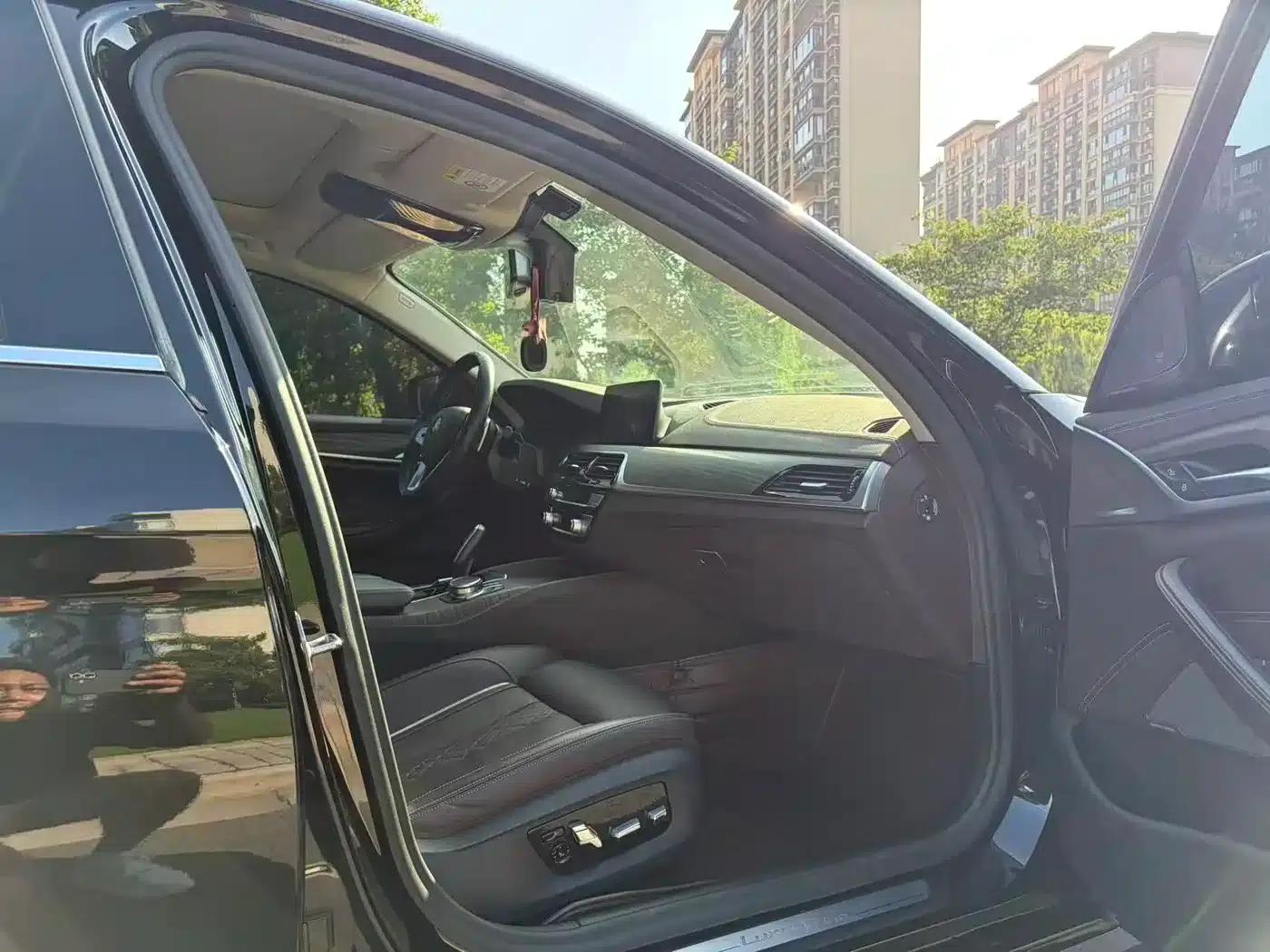 BMW 5 Series 2020 530Li Luxury Package — миниатюра 8