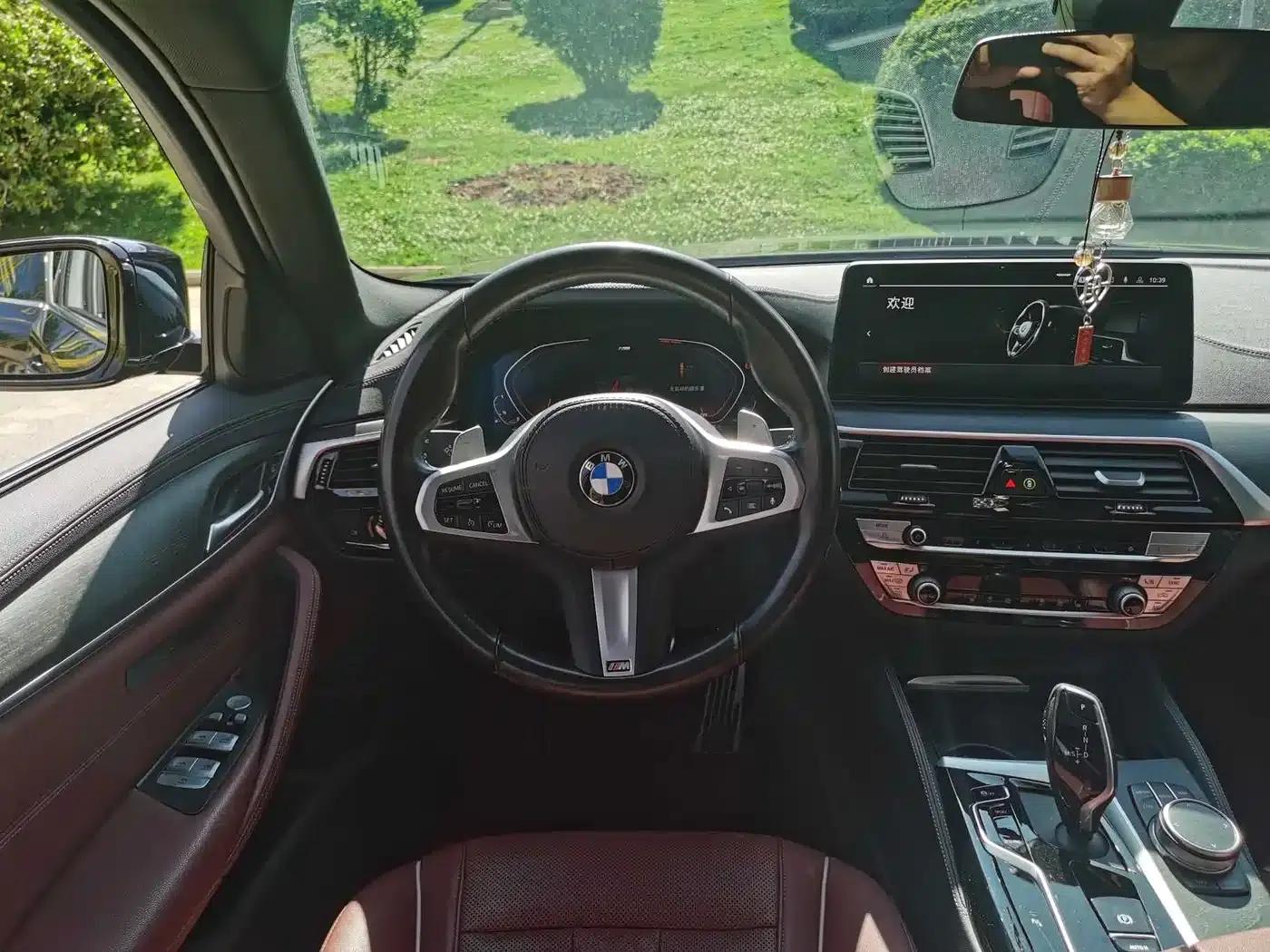 2022 BMW 5 Series 530Li Leading Edition M Sport Package — миниатюра 21