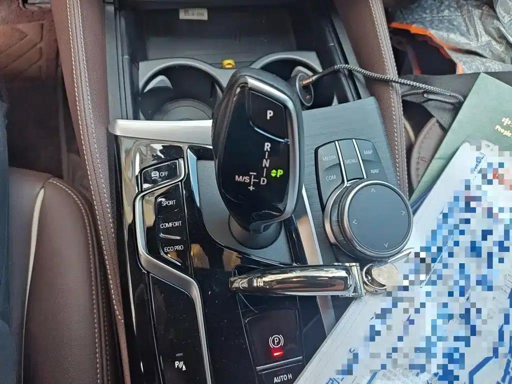BMW 5 Series 2022 Facelift II 530Li Leading Model M Sport Package — миниатюра 15