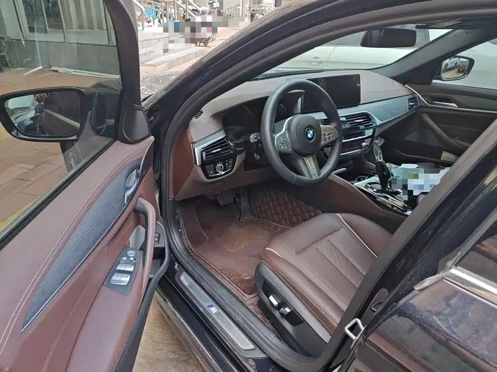 BMW 5 Series 2022 Facelift II 530Li Leading Model M Sport Package — миниатюра 17