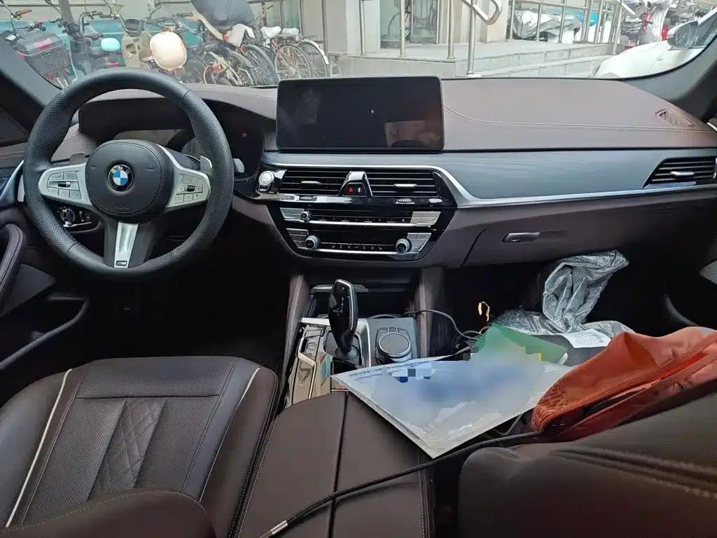 BMW 5 Series 2022 Facelift II 530Li Leading Model M Sport Package — миниатюра 10