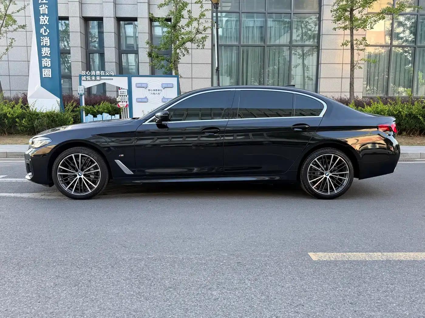 2023 BMW 5 Series 530Li Leading Edition M Sport Package — миниатюра 16