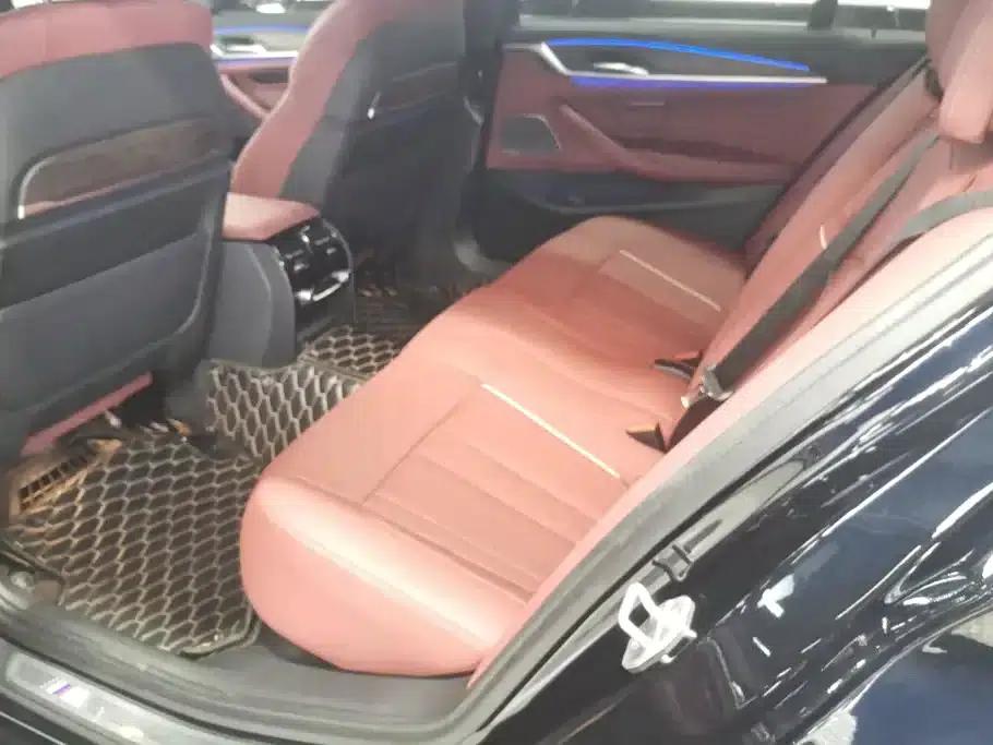 2022 BMW 5 Series 530Li Luxury M Sport Package — миниатюра 11