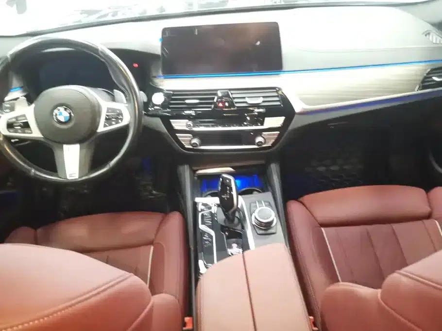 2022 BMW 5 Series 530Li Luxury M Sport Package — миниатюра 12