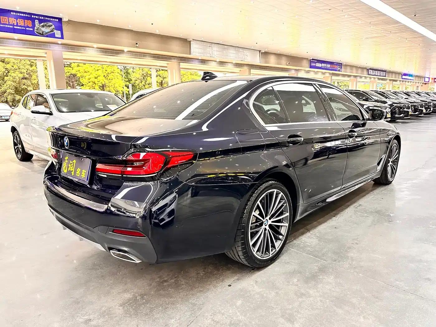 2022 BMW 5 Series Facelift 530Li Leading Edition M Sport Package — миниатюра 15