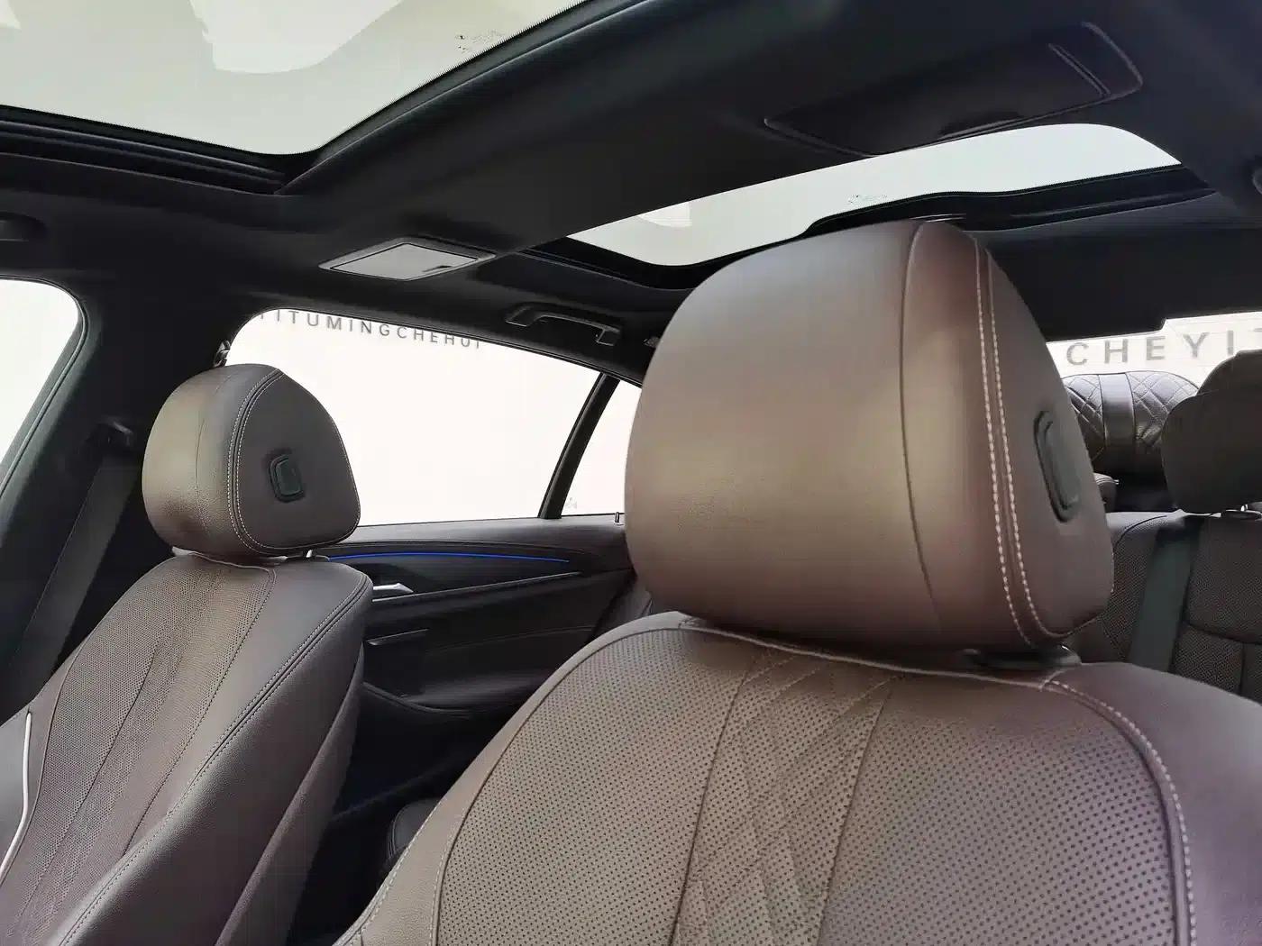 2022 BMW 5 Series 530Li Leading Edition M Sport Package — миниатюра 16