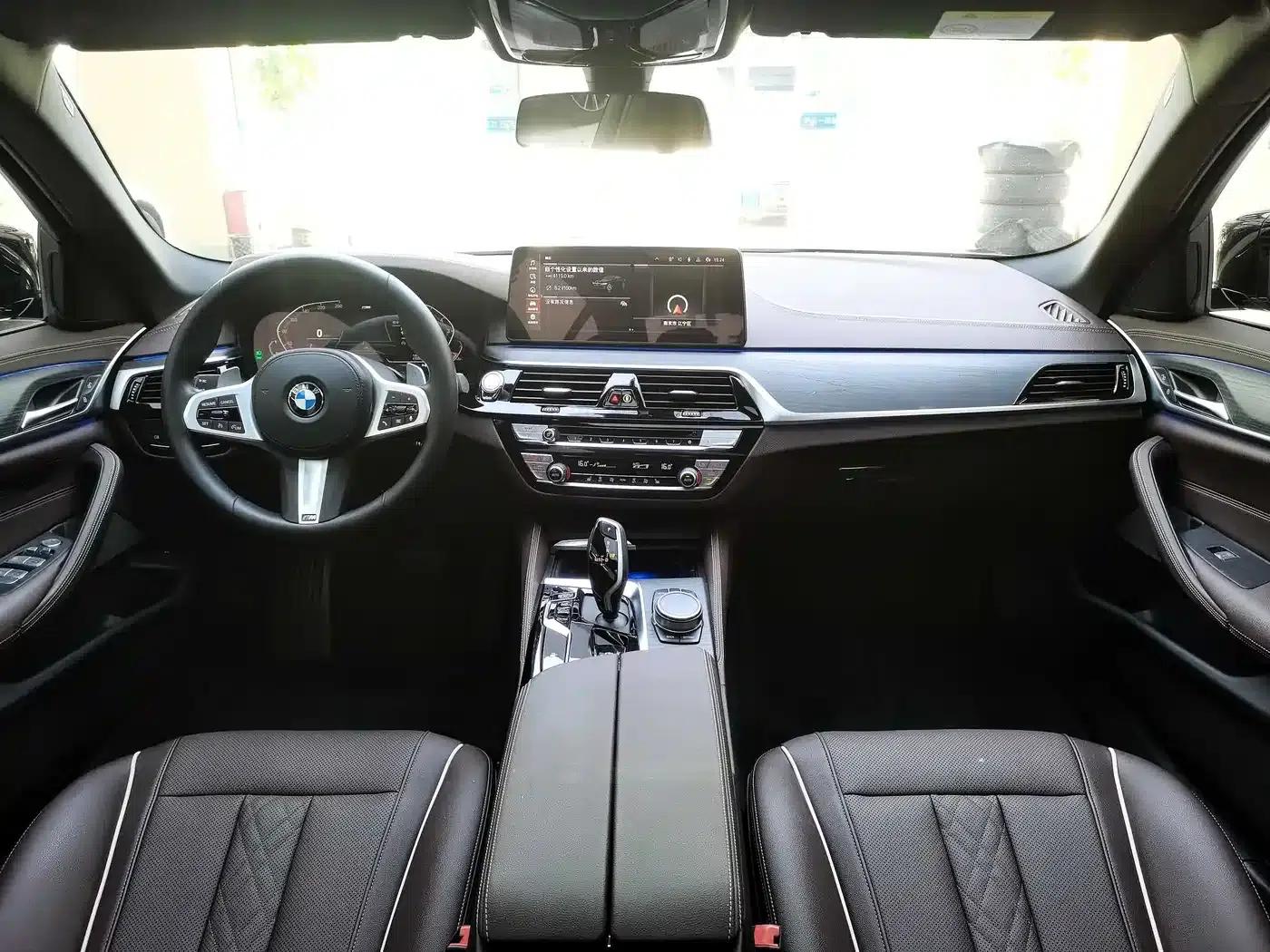 2022 BMW 5 Series 530Li Leading Edition M Sport Package — миниатюра 17