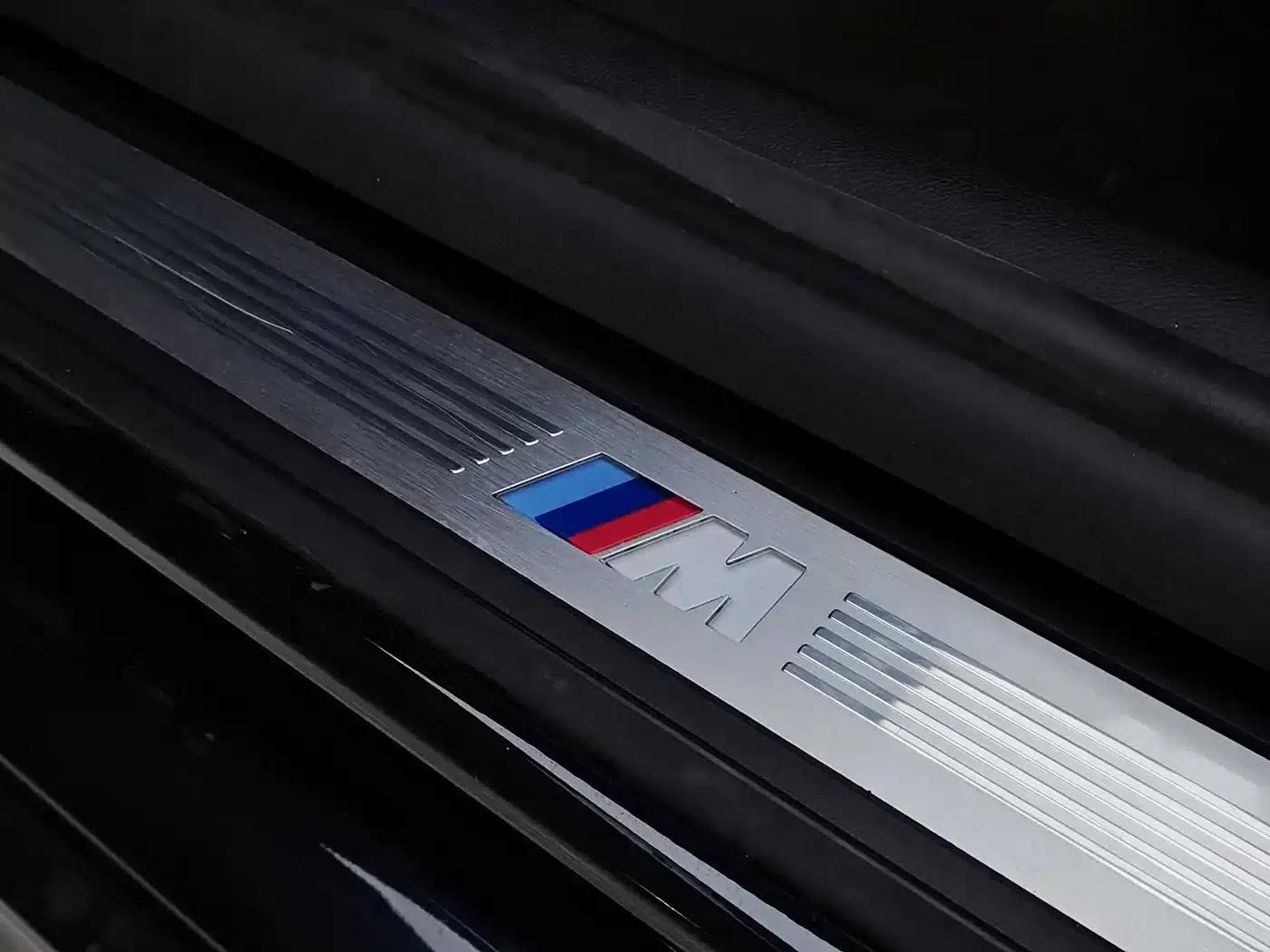 2022 BMW 5 Series 530Li Leading Edition M Sport Package — миниатюра 24
