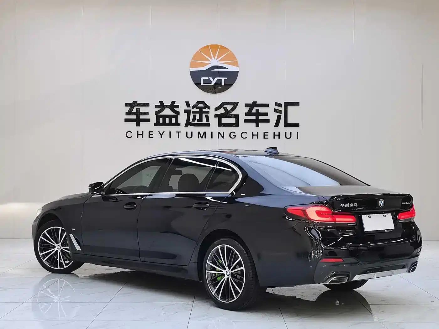 2022 BMW 5 Series 530Li Leading Edition M Sport Package — миниатюра 4