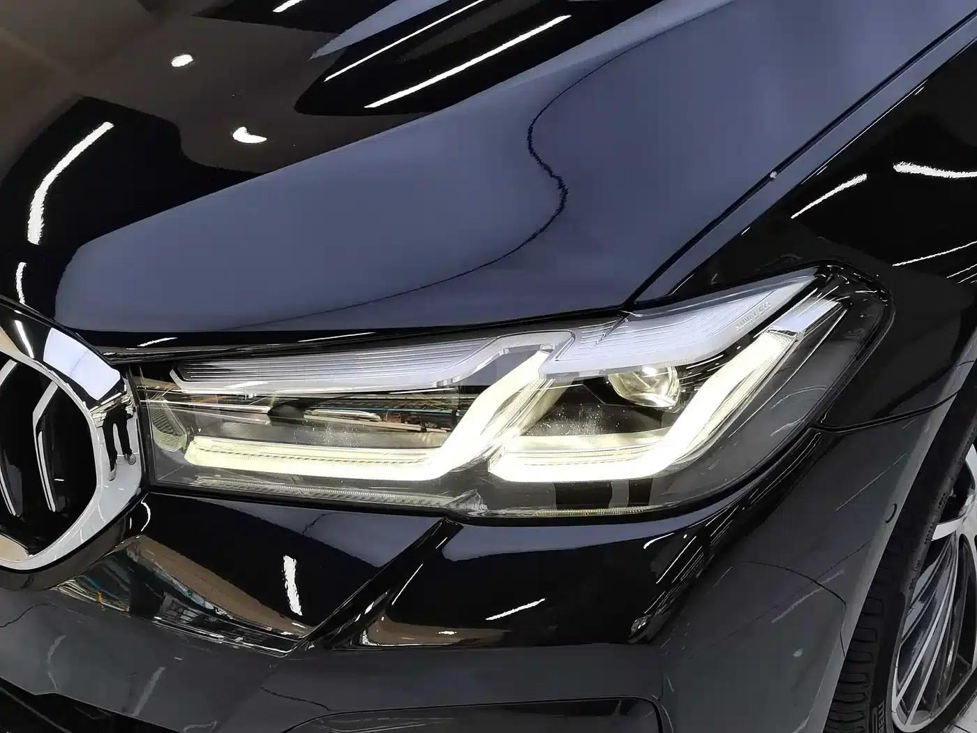 2022 BMW 5 Series 530Li Leading Edition M Sport Package — миниатюра 8