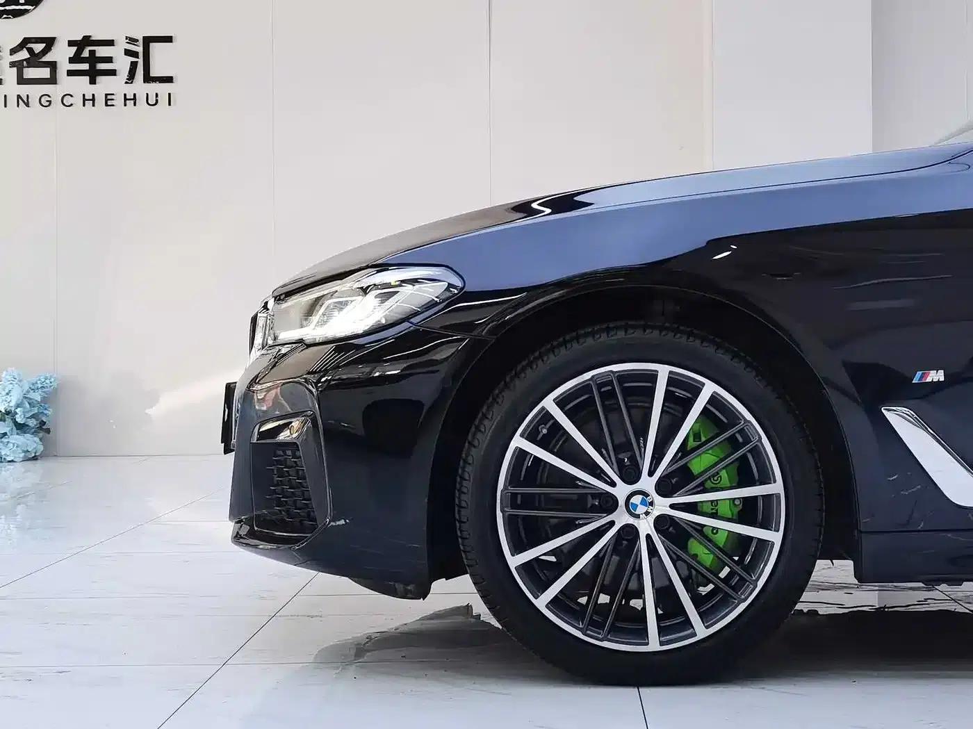 2022 BMW 5 Series 530Li Leading Edition M Sport Package — миниатюра 9