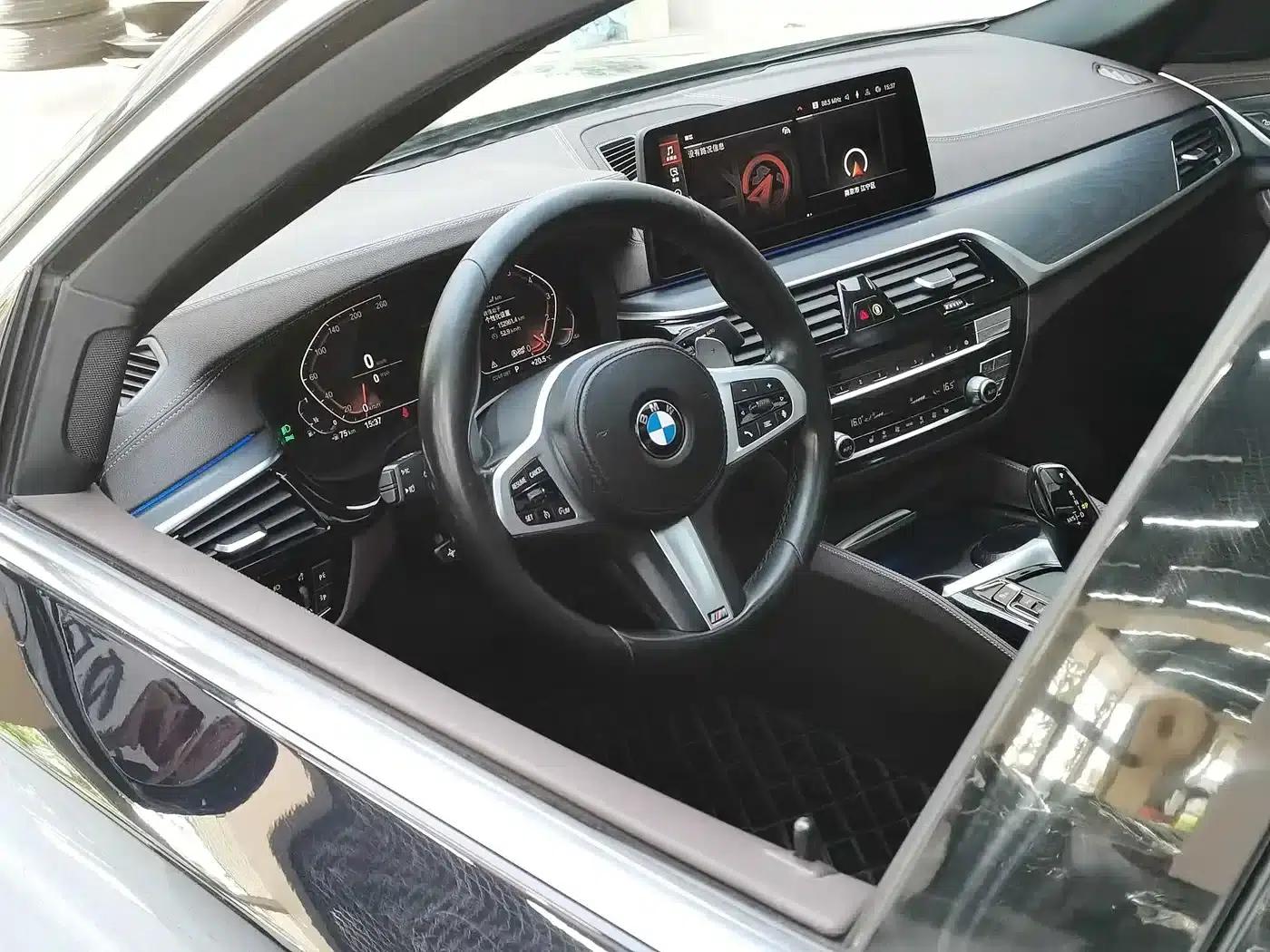 2021 BMW 5 Series Facelift 530Li Leading Edition M Sport Package — миниатюра 14