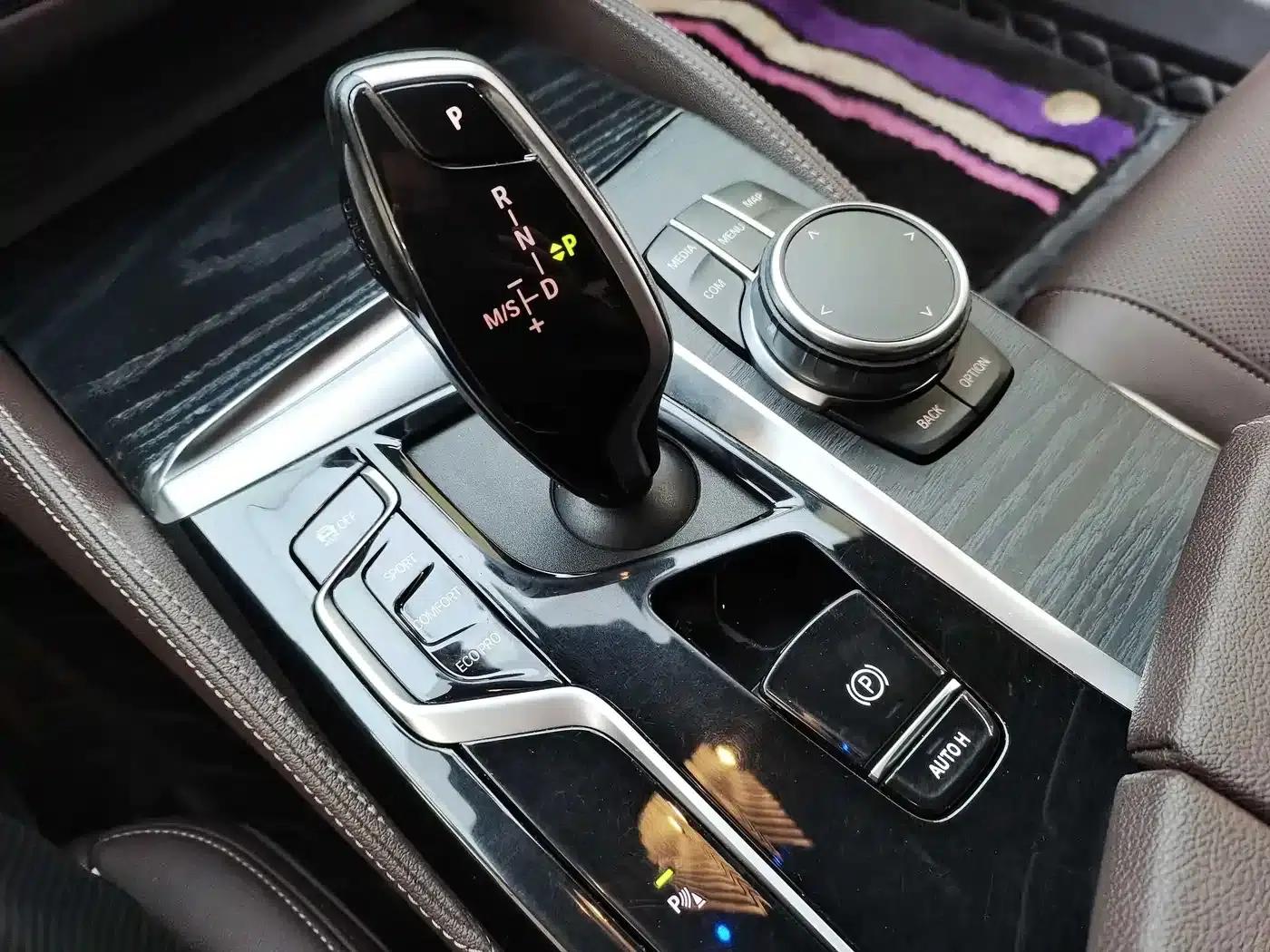 2021 BMW 5 Series Facelift 530Li Leading Edition M Sport Package — миниатюра 25