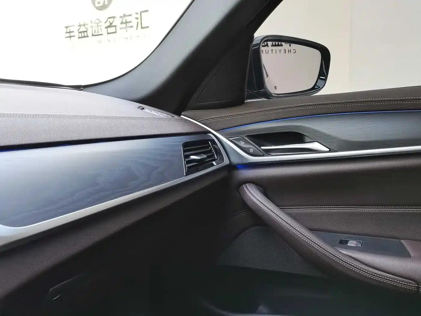 2021 BMW 5 Series Facelift 530Li Leading Edition M Sport Package — миниатюра 28