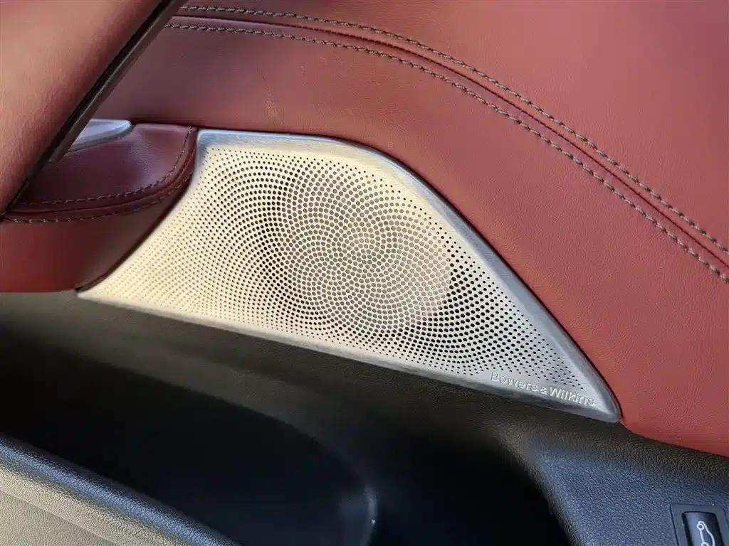 2018 BMW 5 Series 525Li M Sport Package — миниатюра 16