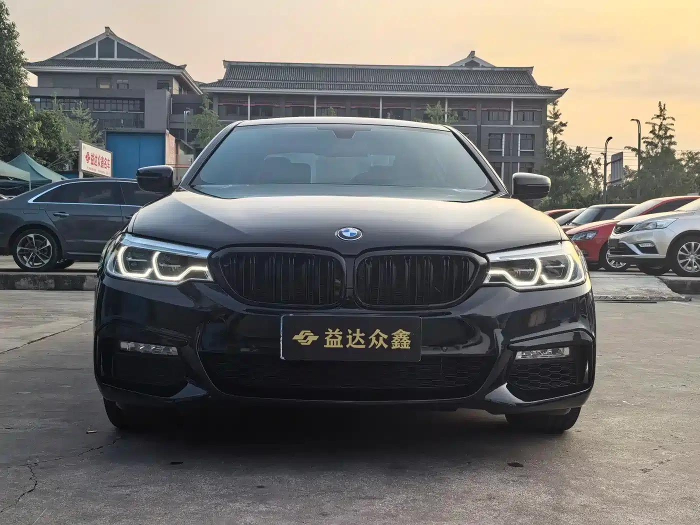 2018 BMW 5 Series 525Li M Sport Package — миниатюра 2