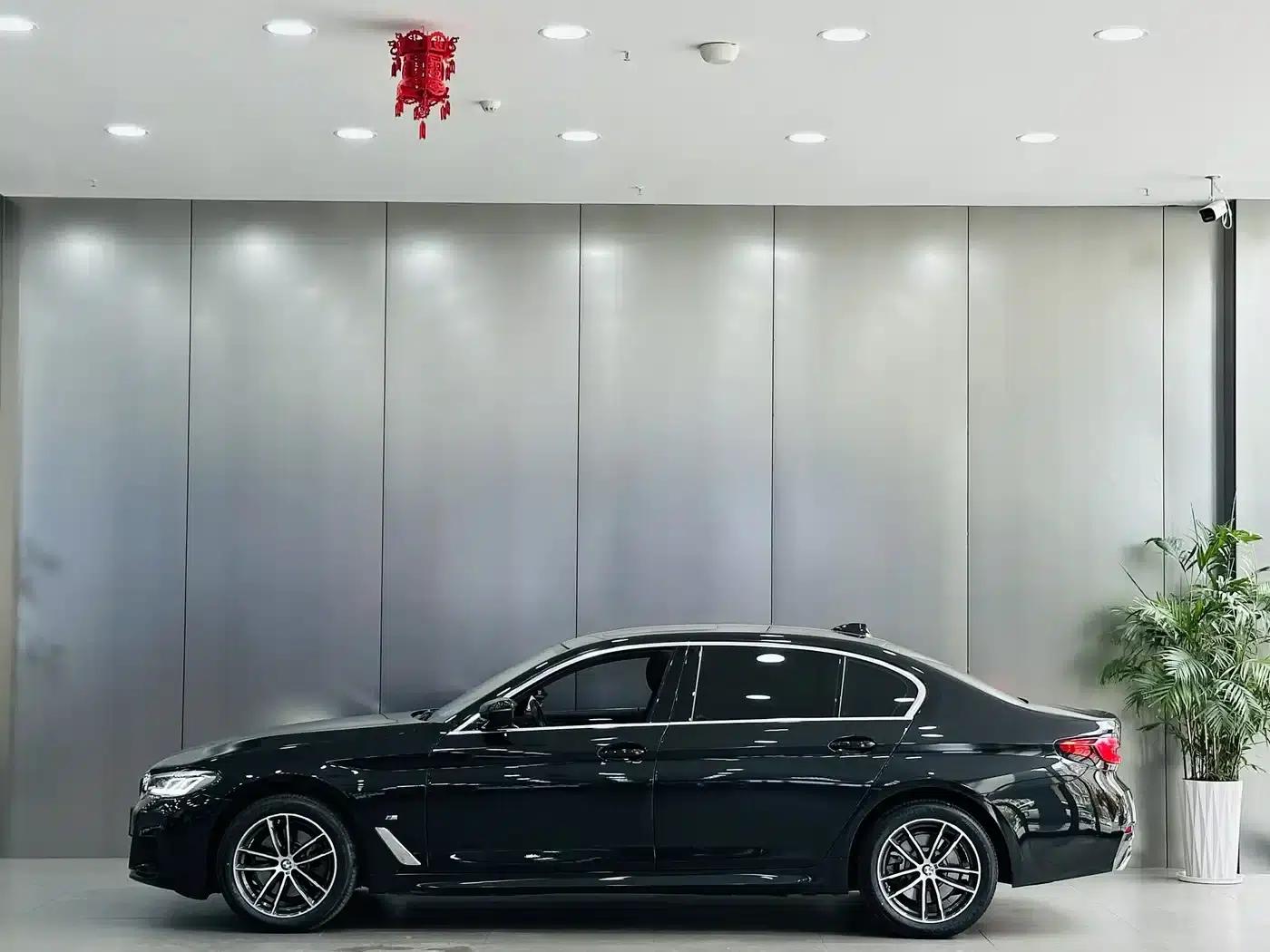 BMW 5 Series 2022 Facelift II 525Li M Sport Package — миниатюра 9