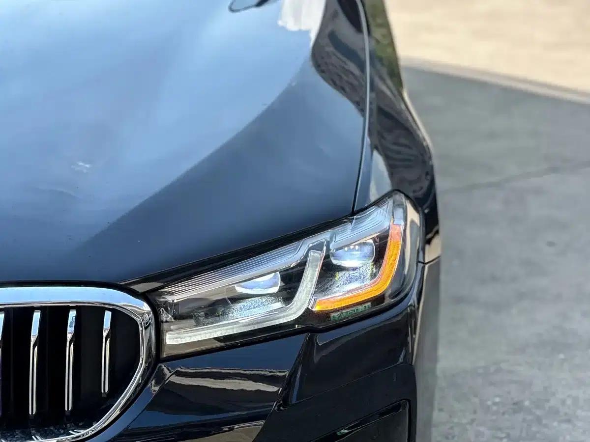 2019 BMW 5 Series 525Li M Sport Package — миниатюра 12