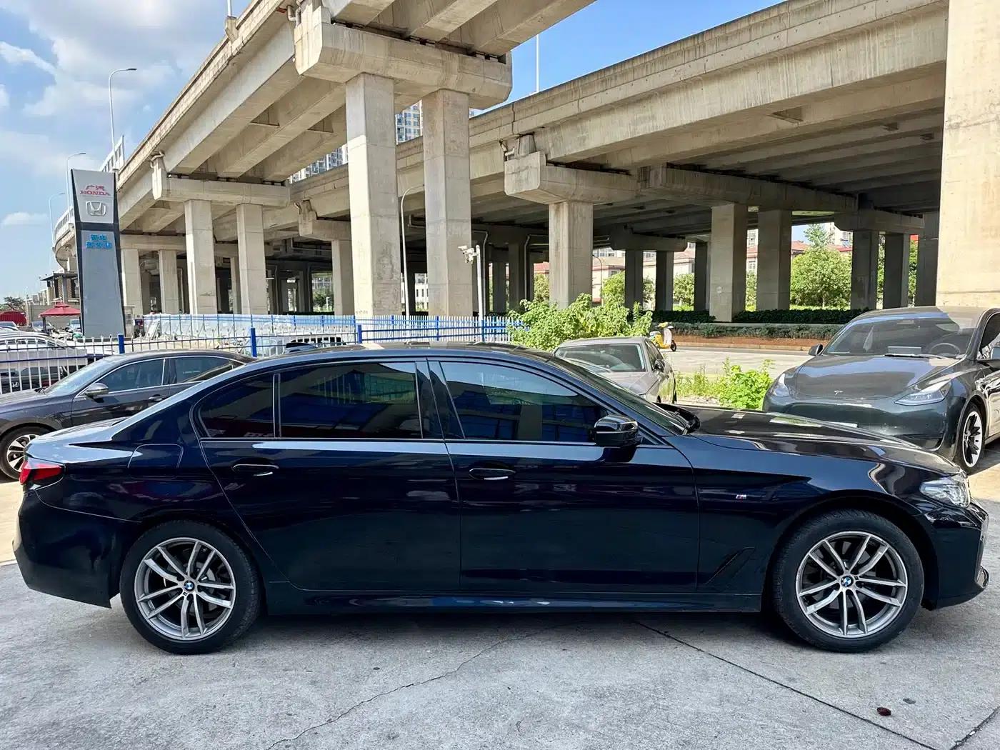 2019 BMW 5 Series 525Li M Sport Package — миниатюра 13