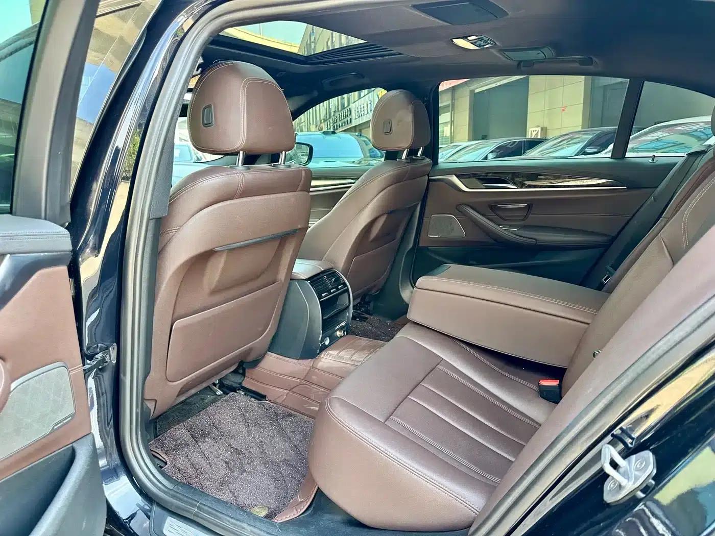 2019 BMW 5 Series 525Li M Sport Package — миниатюра 9