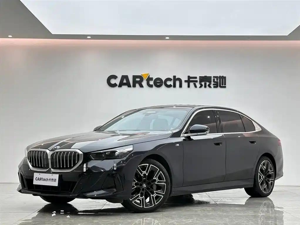 2024 BMW 5 Series 530Li Luxury M Sport Package — миниатюра 1