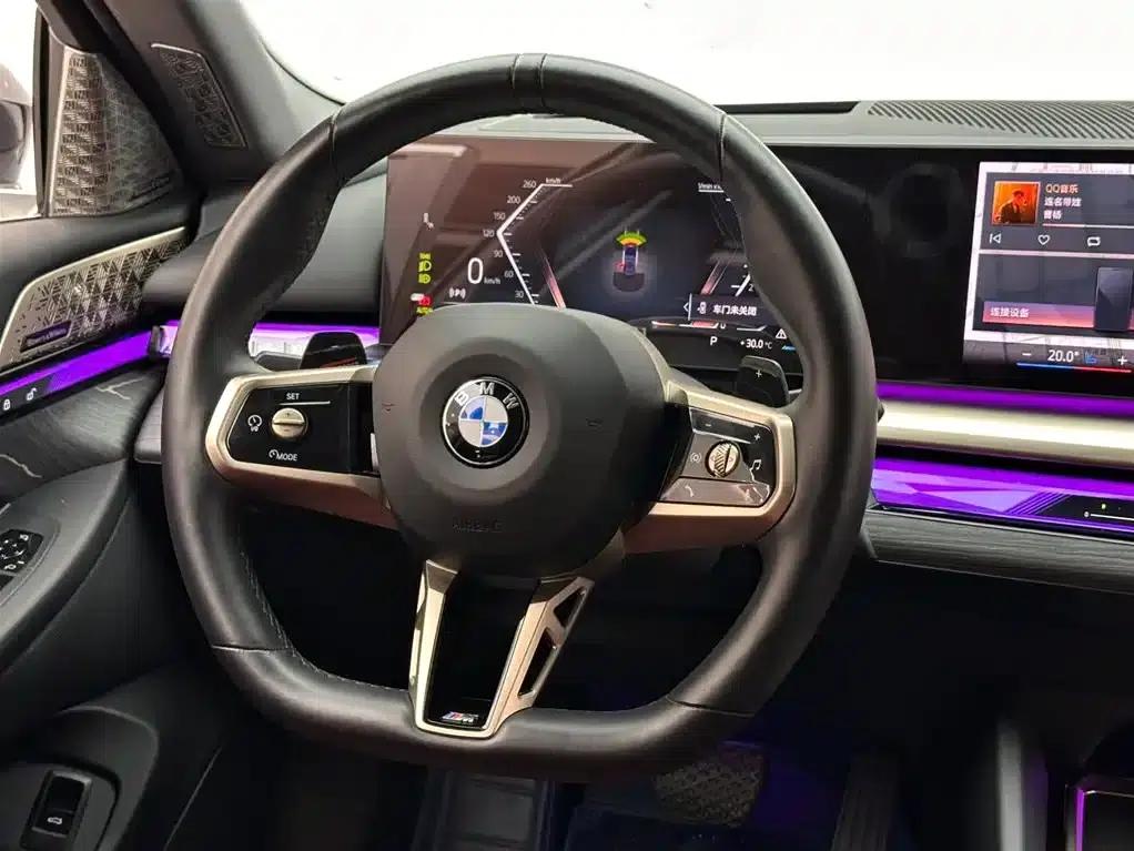 2024 BMW 5 Series 530Li Luxury M Sport Package — миниатюра 12